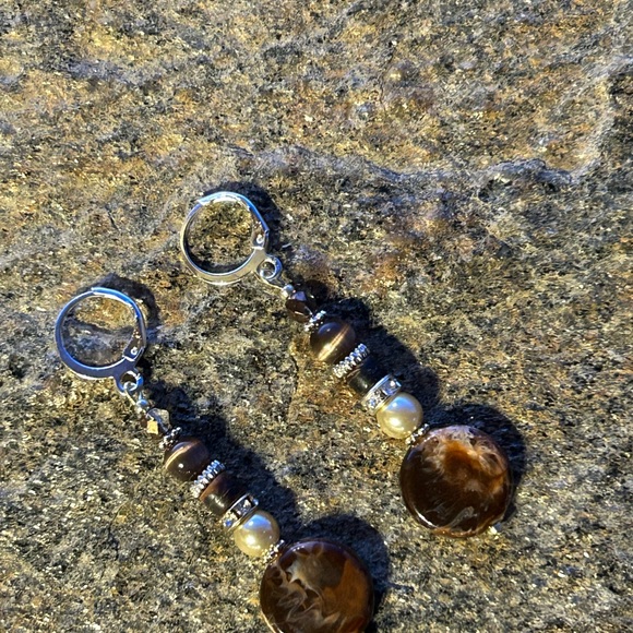 Earrings - Picture 4 of 8